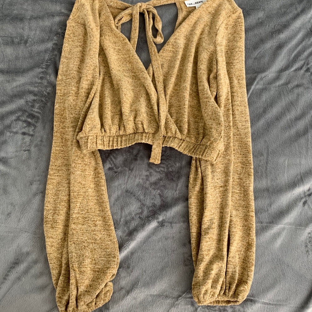 Forever 21 Crop Top - Never worn 🤍